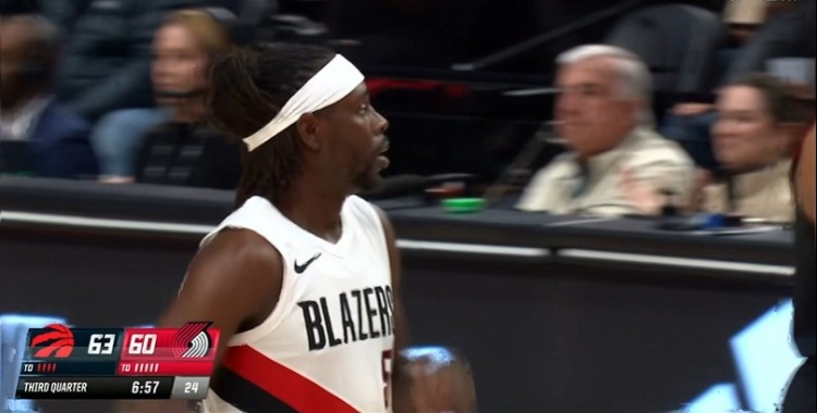 HTH直播-廉颇老矣？霍勒迪背运上篮&amp;连中三分球 个人独得8分追上比分